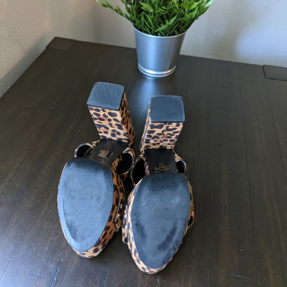 Leopard Pattern Heel - Picture 10 of 10